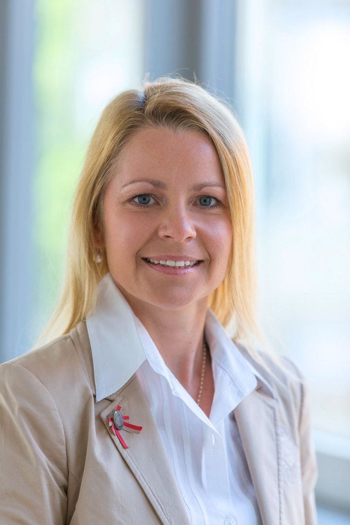 Silke Weimann (Foto: altrofoto.de) Foto von Silke Weimann, Assistentin des Ärztlichen Direktors