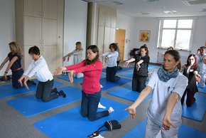 Der betriebliches Gesundheitstag der Barmherzigen Brüder lockte viele Krankenhaus-Mitarbeiter hinter dem OP-Tisch und Krankenbett sowie vom Schreibtisch hervor. (Foto: Kristina Lehner)