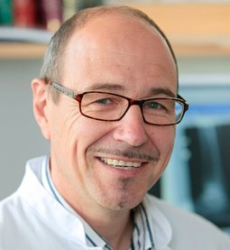 Prof. Dr. Franz Müller (Foto: altrofoto.de) Foto von Prof. Dr. Franz Müller, Oberarzt der Klinik für Unfallchirurgie, Orthopädie und Unfallmedizin