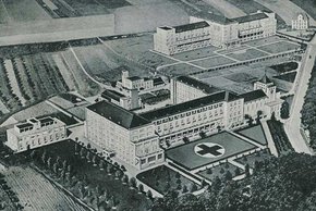 Luftaufnahme Krankenhaus Barmherzige brüder Regensburg (Archiv der Barmherzigen Brüder, Provinzialat München)