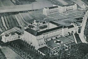 Luftaufnahme Krankenhaus Barmherzige brüder Regensburg (Archiv der Barmherzigen Brüder, Provinzialat München)