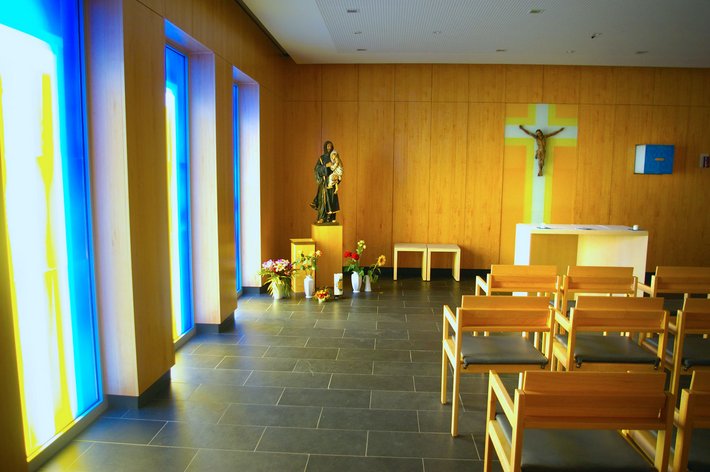 Im Eingangsbereich zum Haus St. Benedikt Menni befindet sich die Johannes-von-Gott-Kapelle.