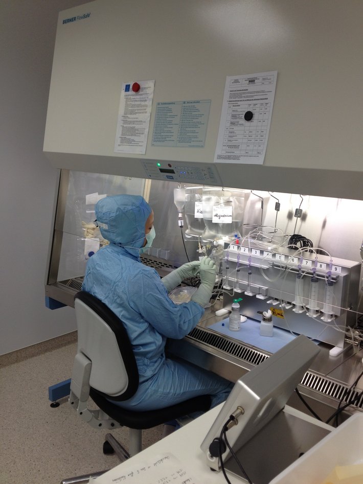 TPN-Herstellung (Foto: Dr. Martin Goppel)