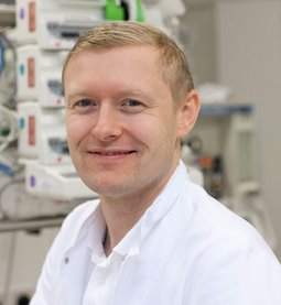 Oberarzt Dr. Andreas Proske (Foto: altrofoto.de) Oberarzt Dr. Andreas Proske, Unfallchirurgie, Orthopädie, Sportmedizin