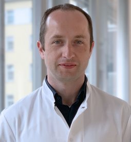 Prof. Dr. Markus Weber (Foto: Franziska Unglaub) Oberarzt Klinik für Unfallchirurgie