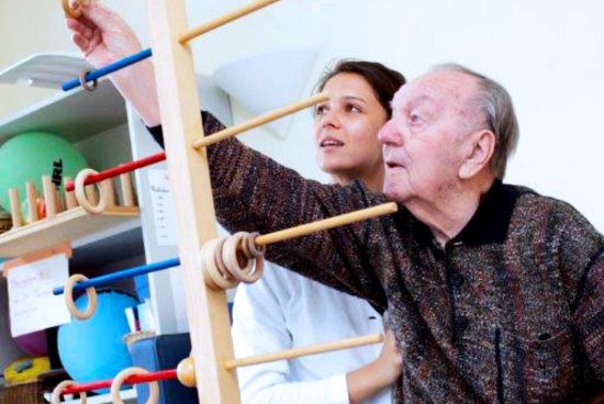 Therapie (Foto: Barmherzige Brüder Regensburg) Ergotherapie