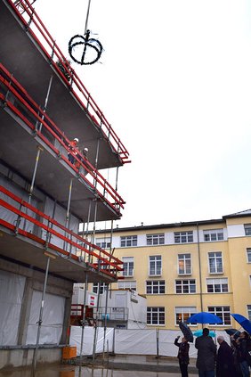 Richtfest Zentrum für Altersmedizin (ZAM) (Foto: Barmherzige Brüder Regensburg) Richtspruch beim Richtfest des Zentrums für Altersmedizin (ZAM)