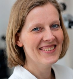 Dr. Iris Hake (Foto: altrofoto.de) Foto von Dr. Iris Hake, Klinik für Hals-Nasen-Ohrenheilkunde