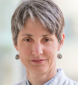 Oberärztin Dr. Cäcilie Wismeth (Foto: altrofoto.de) Portrait von Oberärztin Dr. Cäcilie Wismeth, Fachärztin für Neurologie, MVZ Neurologie