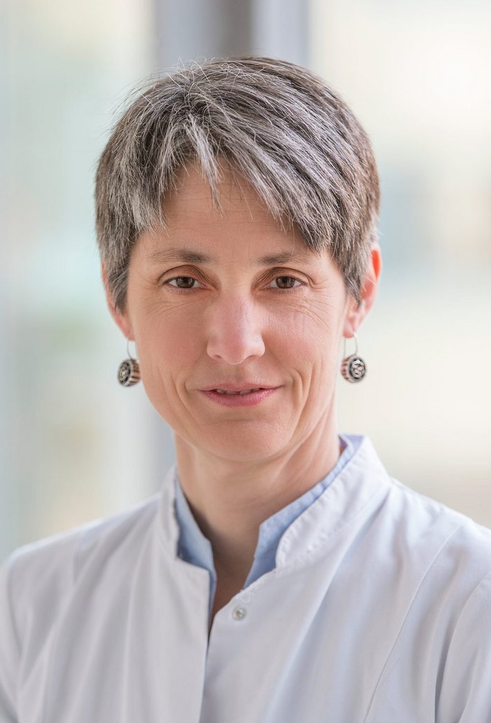 Oberärztin Dr. Cäcilie Wismeth (Foto: altrofoto.de) Portrait von Oberärztin Dr. Cäcilie Wismeth, Fachärztin für Neurologie, MVZ Neurologie