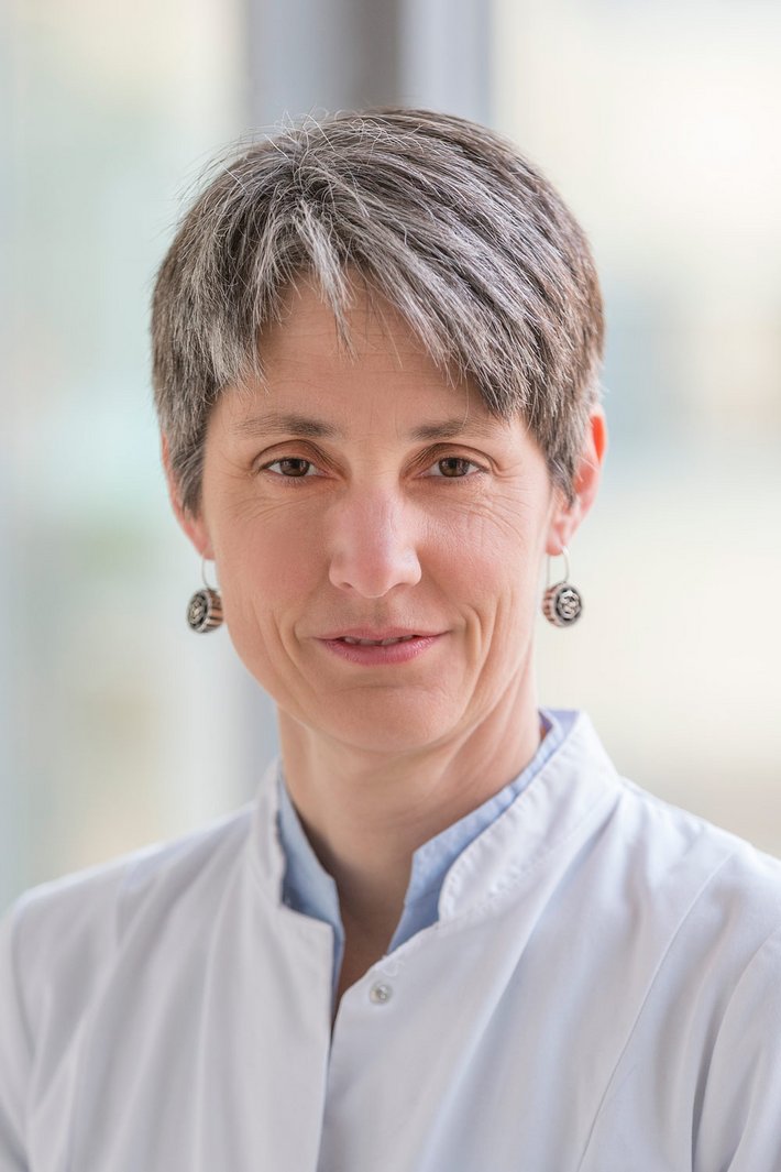 Oberärztin Dr. Cäcilie Wismeth (Foto: altrofoto.de) Portrait von Oberärztin Dr. Cäcilie Wismeth, Fachärztin für Neurologie, MVZ Neurologie