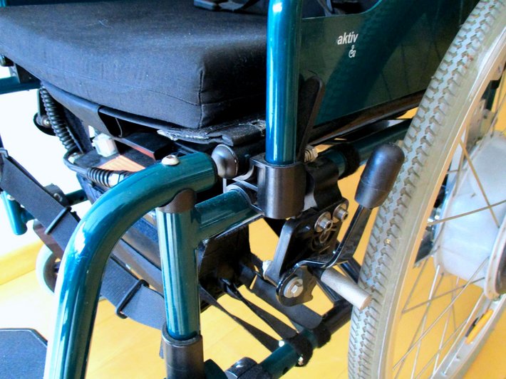 In der Eingangshalle stehen Ihnen Rollstühle gegen ein Münz-Pfand kostenlos zur Verfügung.